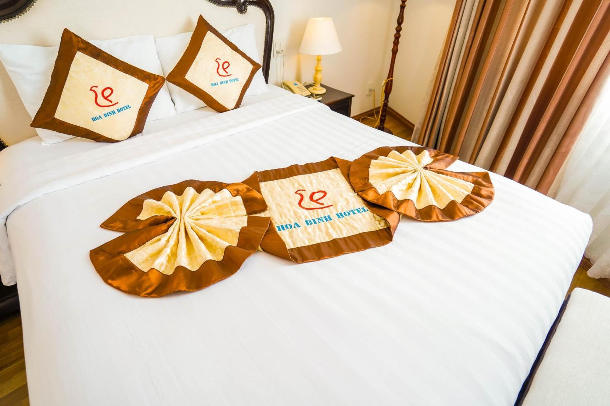 Hoa Binh 1 Hotel Long Xuyên Buitenkant foto