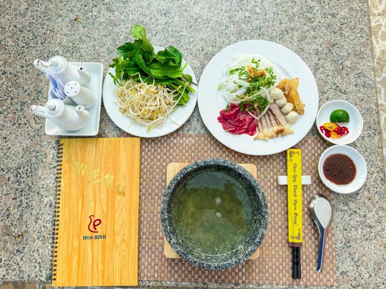 Hoa Binh 1 Hotel Long Xuyên Buitenkant foto