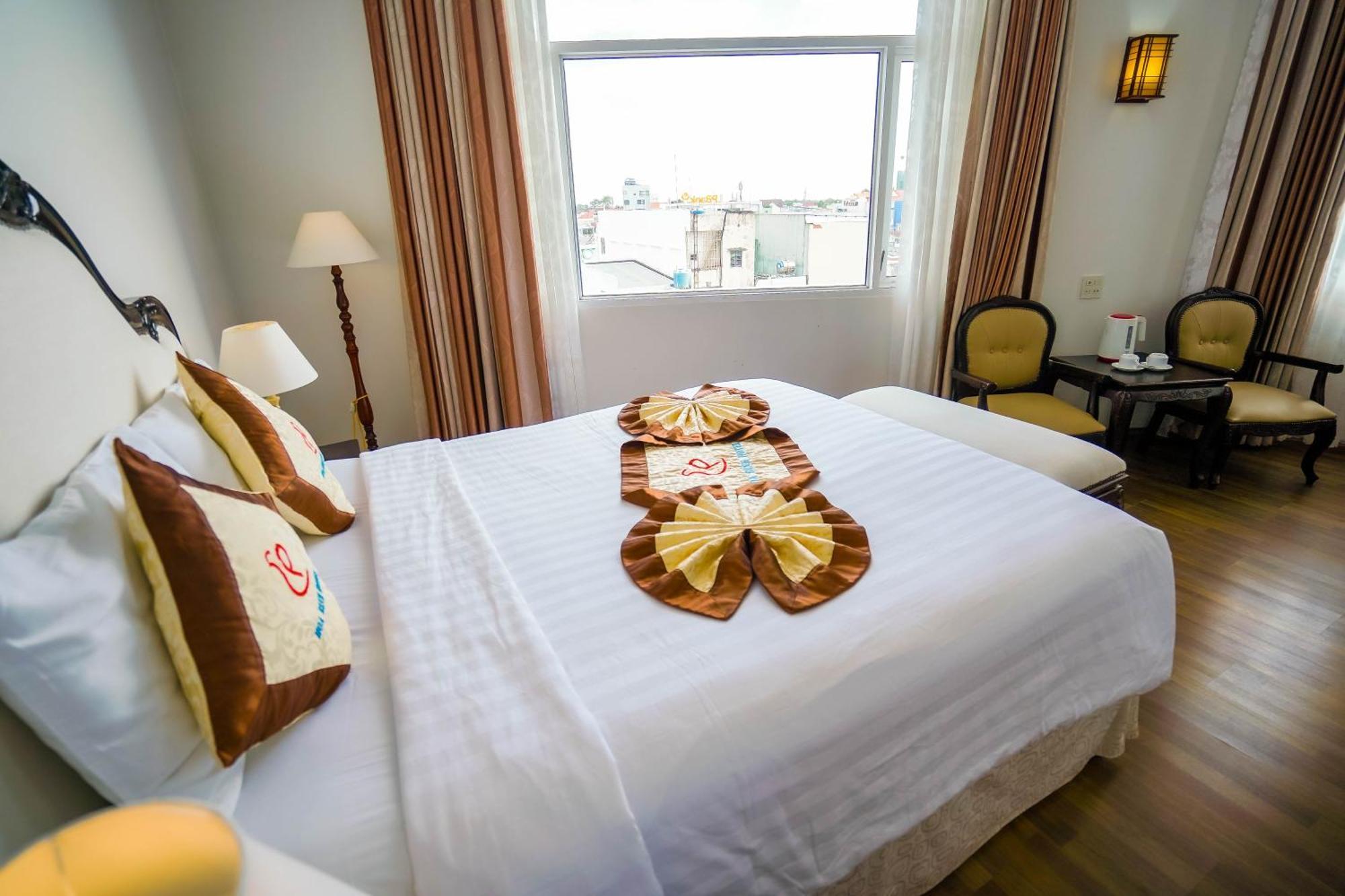 Hoa Binh 1 Hotel Long Xuyên Buitenkant foto