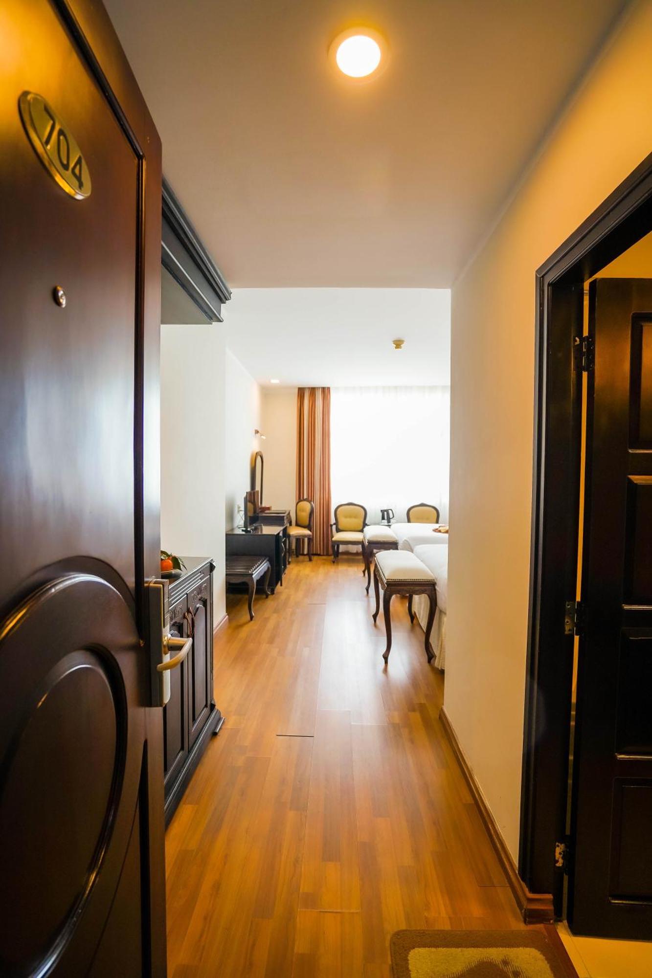 Hoa Binh 1 Hotel Long Xuyên Buitenkant foto
