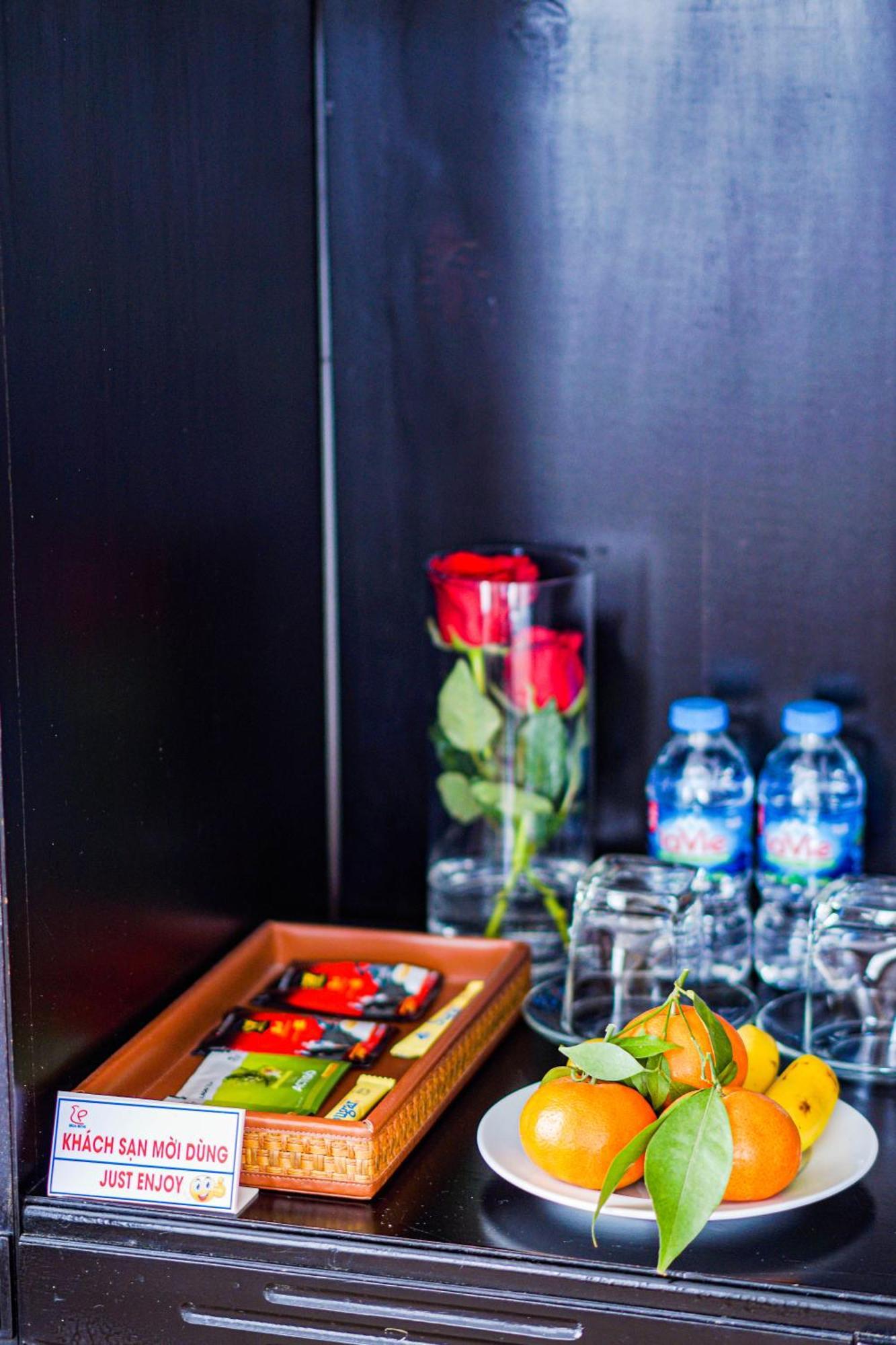Hoa Binh 1 Hotel Long Xuyên Buitenkant foto