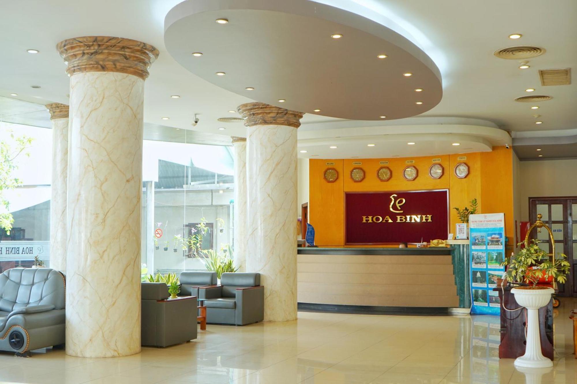 Hoa Binh 1 Hotel Long Xuyên Buitenkant foto