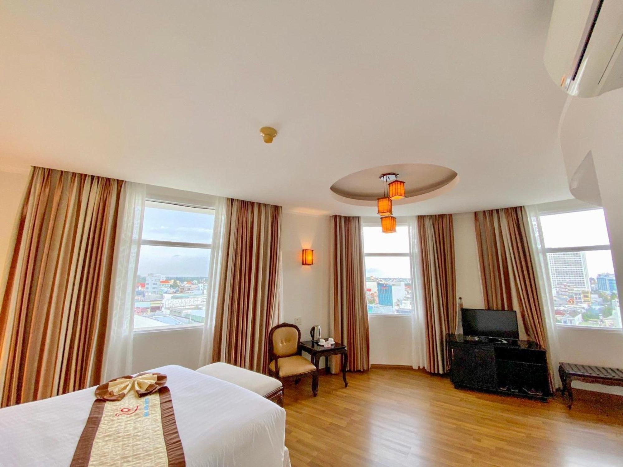 Hoa Binh 1 Hotel Long Xuyên Buitenkant foto