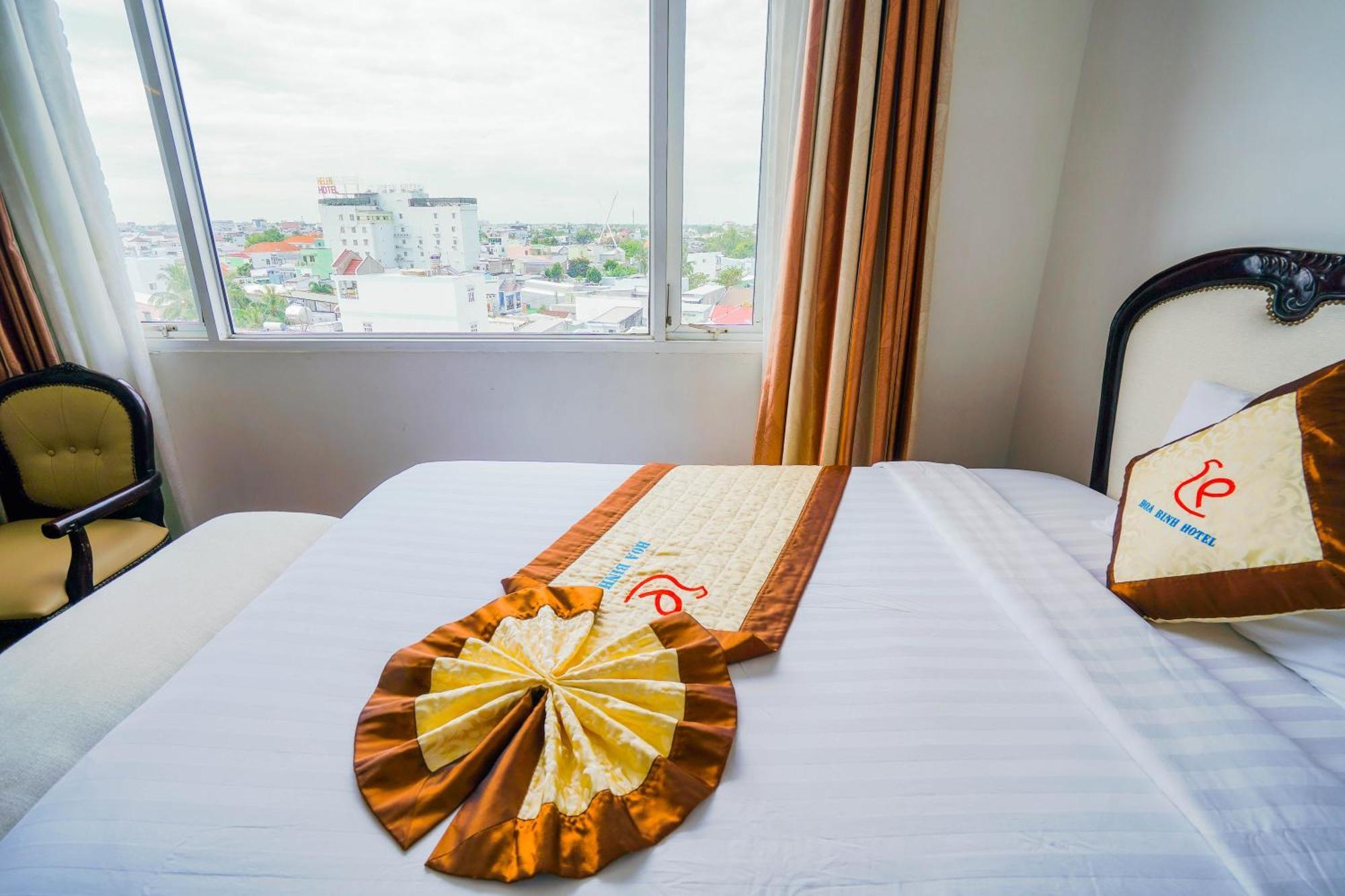 Hoa Binh 1 Hotel Long Xuyên Buitenkant foto